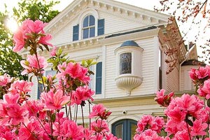 奥格斯堡队球员努力备战，期待胜利的到来